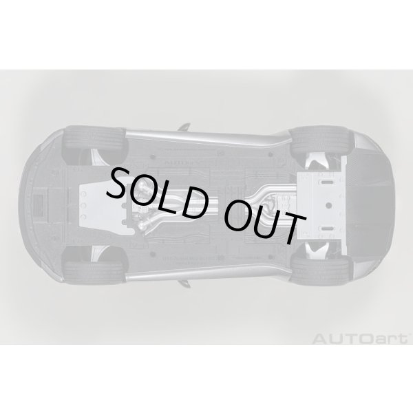 画像8: AUTOart 1/18 Aston Martin DBS Superleggera (Magnetic Silver) (8)