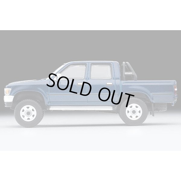 画像3: TOMYTEC 1/64 Limited Vintage NEO Toyota Hilux 4WD Pickup Double Cab SSR (Dark Blue) '95 (3)