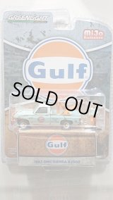 画像: GREEN LiGHT 1/64 1987 GMC Sierra K2500 Tow Truck Blue (Weathered) Gulf with Figure