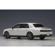 画像2: AUTOart 1/18 Toyota Century GRMN (Pearl White) (2)