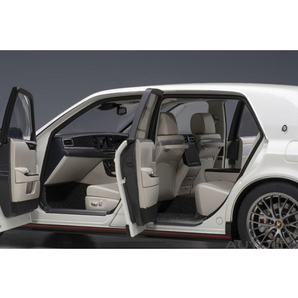 画像9: AUTOart 1/18 Toyota Century GRMN (Pearl White) (9)