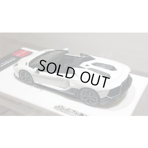 画像12: EIDOLON 1/43 Lamborghini Aventador LP780-4 Ultimae Roadster 2021 (Leirion Wheel) Bianco Opalis / Black Accent Limited 60 pcs. (12)