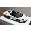 画像11: EIDOLON 1/43 Lamborghini Aventador LP780-4 Ultimae Roadster 2021 (Leirion Wheel) Bianco Opalis / Black Accent Limited 60 pcs. (11)