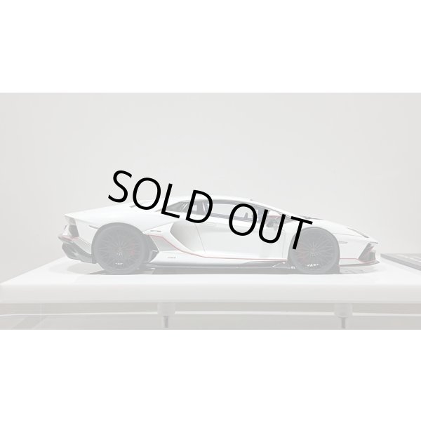 画像6: EIDOLON 1/43 Lamborghini Aventador LP780-4 Ultimae 2021 (Dianthus Wheel) Bianco Opalis / Grigio Thalasso Limited 100 pcs. (6)