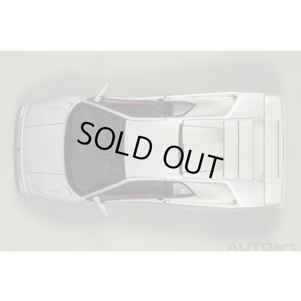 画像7: AUTOart 1/18 Lamborghini Diablo SE30 Iota (BALLON WHITE / Pearl White) (7)