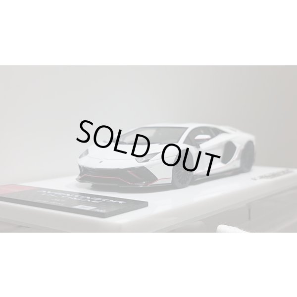 画像9: EIDOLON 1/43 Lamborghini Aventador LP780-4 Ultimae 2021 (Dianthus Wheel) Bianco Opalis / Grigio Thalasso Limited 100 pcs. (9)