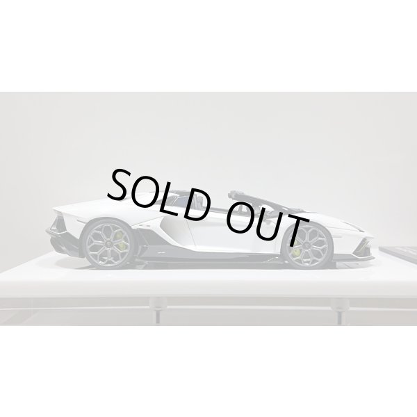 画像6: EIDOLON 1/43 Lamborghini Aventador LP780-4 Ultimae Roadster 2021 (Leirion Wheel) Bianco Opalis / Black Accent Limited 60 pcs. (6)