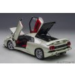 画像14: AUTOart 1/18 Lamborghini Diablo SE30 Iota (BALLON WHITE / Pearl White) (14)
