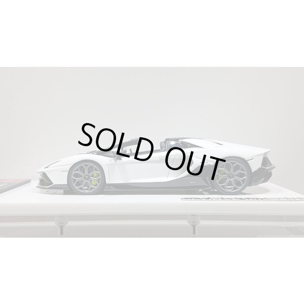 画像2: EIDOLON 1/43 Lamborghini Aventador LP780-4 Ultimae Roadster 2021 (Leirion Wheel) Bianco Opalis / Black Accent Limited 60 pcs. (2)