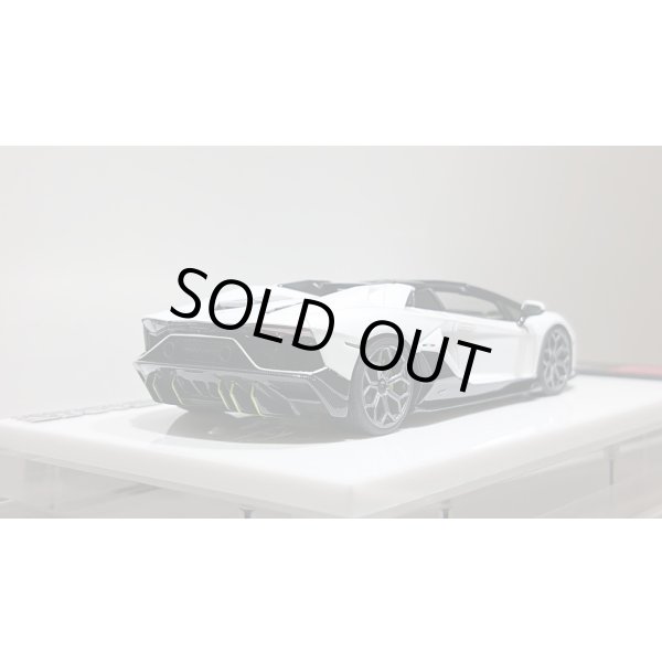 画像10: EIDOLON 1/43 Lamborghini Aventador LP780-4 Ultimae Roadster 2021 (Leirion Wheel) Bianco Opalis / Black Accent Limited 60 pcs. (10)