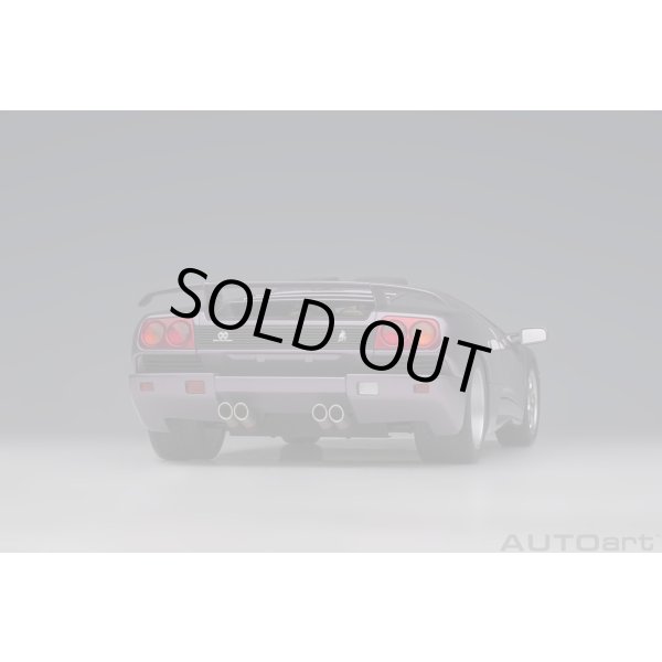 画像16: AUTOart 1/18 Lamborghini Diablo SE30 Iota (VIOLA SE30 / Metallic Purple) (16)