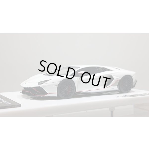 画像1: EIDOLON 1/43 Lamborghini Aventador LP780-4 Ultimae 2021 (Dianthus Wheel) Bianco Opalis / Grigio Thalasso Limited 100 pcs. (1)