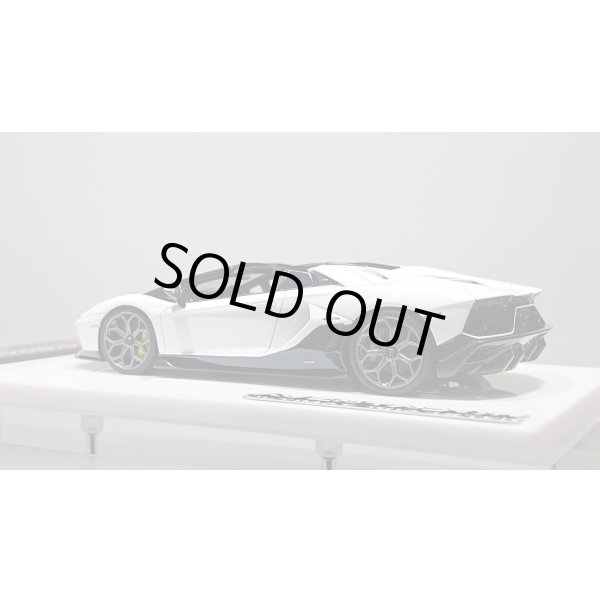 画像3: EIDOLON 1/43 Lamborghini Aventador LP780-4 Ultimae Roadster 2021 (Leirion Wheel) Bianco Opalis / Black Accent Limited 60 pcs. (3)