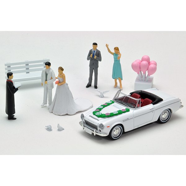画像1: TOMYTEC 1/64 Diorama Collection 64 #Car Snap 13a Wedding (1)