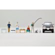画像4: TOMYTEC 1/64 Diorama Collection 64 #Car Snap 14a BBQ2 (with Toyota Hilux 4WD) (4)