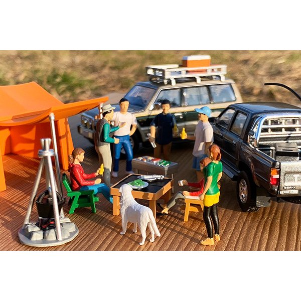 画像10: TOMYTEC 1/64 Diorama Collection 64 #Car Snap 14a BBQ2 (with Toyota Hilux 4WD) (10)