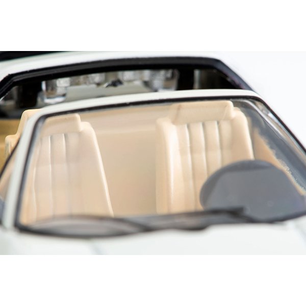 画像8: TOMYTEC 1/64 Limited Vintage NEO LV-N Ferrari 328 GTS (white) (8)