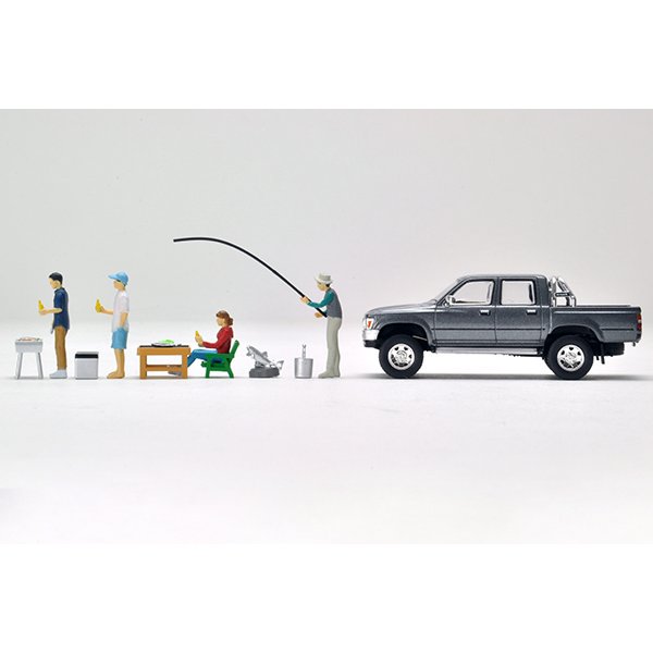 画像3: TOMYTEC 1/64 Diorama Collection 64 #Car Snap 14a BBQ2 (with Toyota Hilux 4WD) (3)