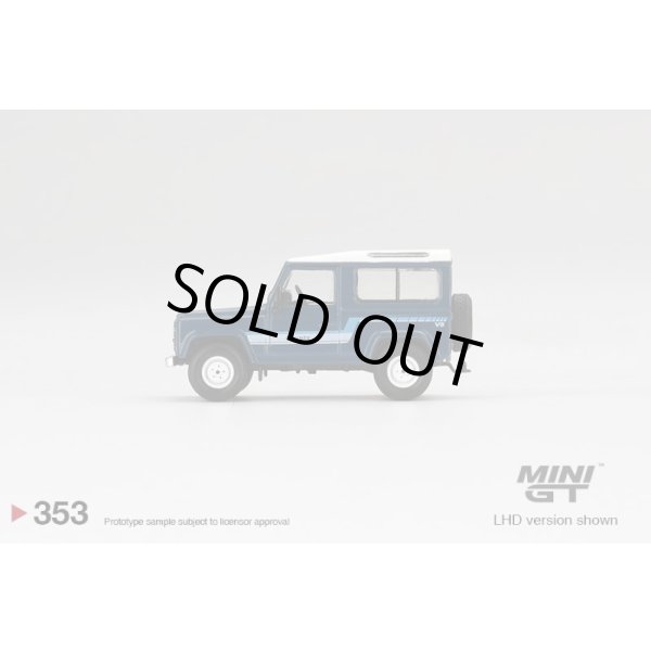 画像3: MINI GT 1/64 Land Rover Defender 90 County Wagon Stratos Blue (RHD) (3)