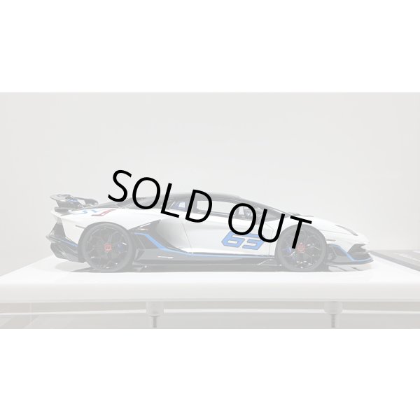 画像6: EIDOLON 1/43 Lamborghini Aventador SVJ 63 2018 Bianco Opalis (Pearl White) Limited 63 pcs. (6)