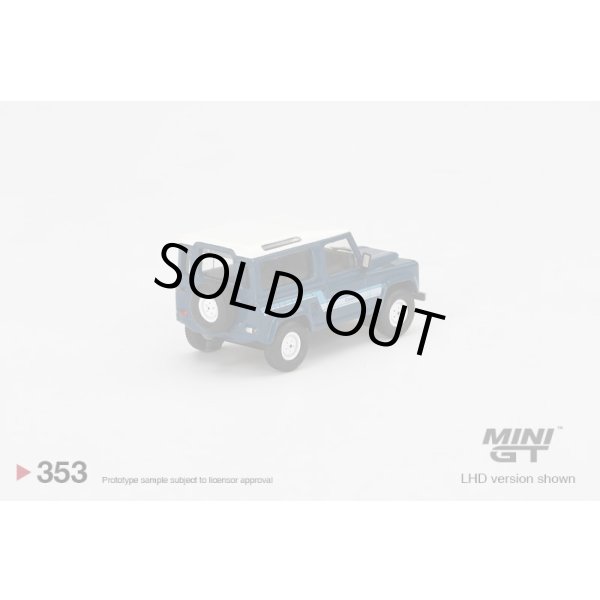 画像2: MINI GT 1/64 Land Rover Defender 90 County Wagon Stratos Blue (RHD) (2)