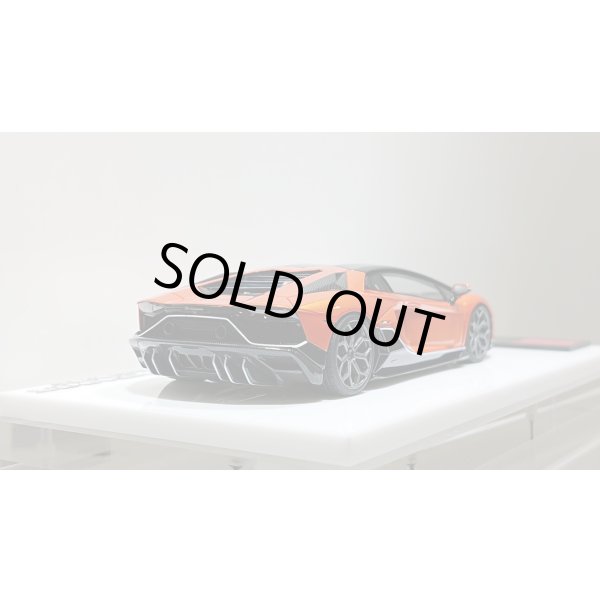 画像10: EIDOLON 1/43 Lamborghini Aventador LP780-4 Ultimae 2021 (Leirion Wheel) Arancio Pearl Carbon Roof Limited 30 pcs. (10)