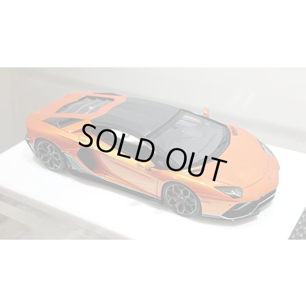 画像11: EIDOLON 1/43 Lamborghini Aventador LP780-4 Ultimae 2021 (Leirion Wheel) Arancio Pearl Carbon Roof Limited 30 pcs. (11)