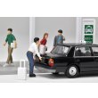 画像4: TOMYTEC 1/64 Diorama Collection 64 # Car Snap 04b Taxi stand (with Toyota Crown Comfort) (4)