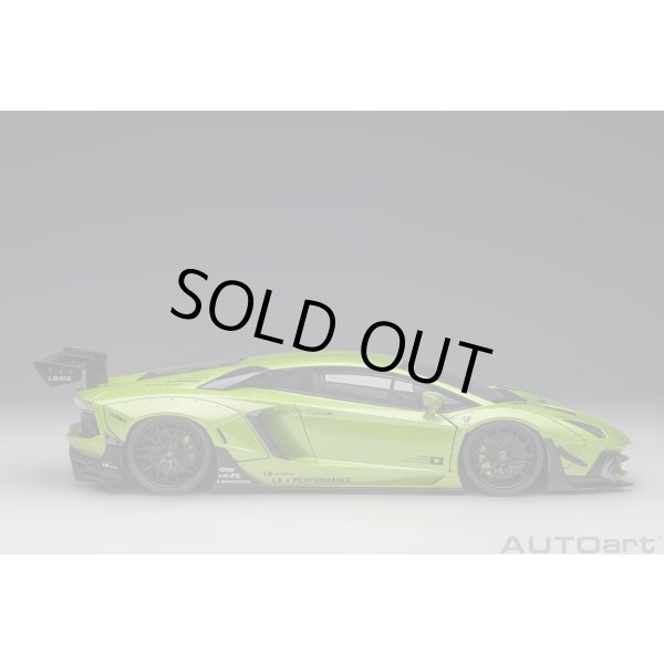 画像4: AUTOart 1/18 Liberty Walk LB-WORKS Lamborghini Aventador Limited Edition (Pearl Green) (4)