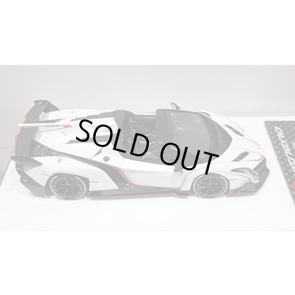 画像8: EIDOLON 1/43 Lamborghini Veneno Roadster 2015 Matte White / Red Stripe Limited 80 pcs. (8)