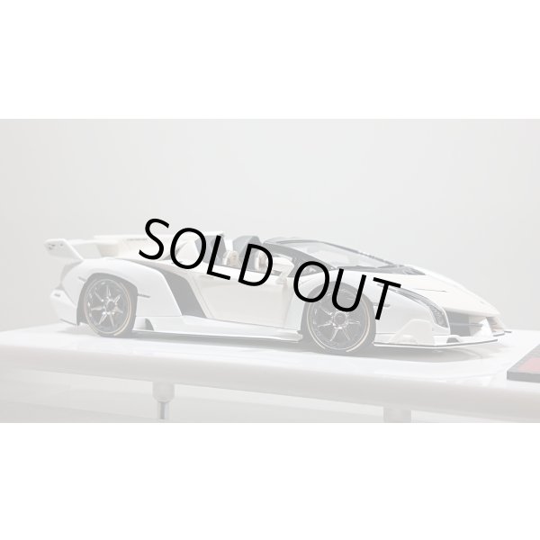 画像5: EIDOLON 1/43 Lamborghini Veneno Roadster 2015 Beige / White Limited 80 pcs. (5)