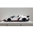 画像2: EIDOLON 1/43 Lamborghini Veneno Roadster 2015 Matte White / Red Stripe Limited 80 pcs. (2)
