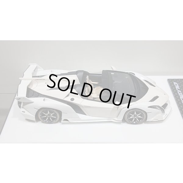 画像8: EIDOLON 1/43 Lamborghini Veneno Roadster 2015 Beige / White Limited 80 pcs. (8)