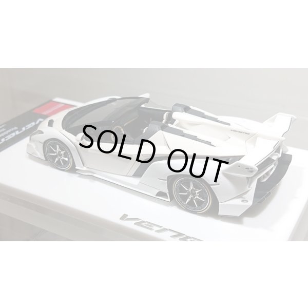画像12: EIDOLON 1/43 Lamborghini Veneno Roadster 2015 Beige / White Limited 80 pcs. (12)