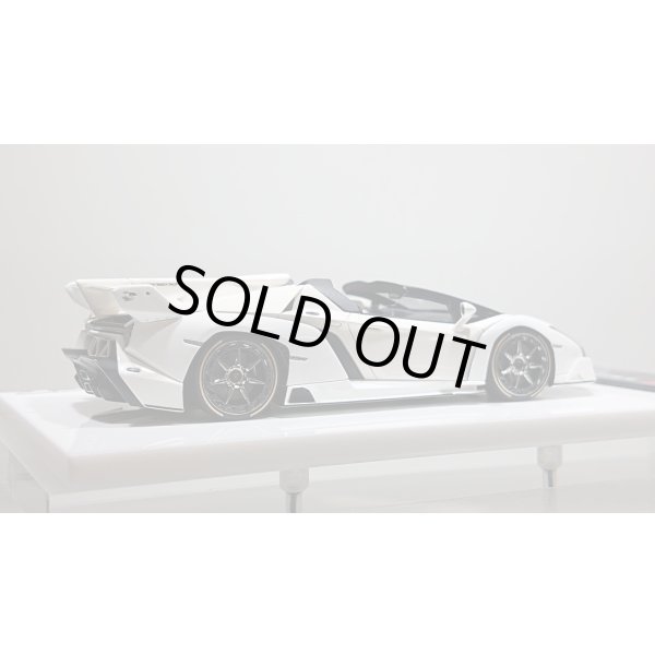 画像7: EIDOLON 1/43 Lamborghini Veneno Roadster 2015 Beige / White Limited 80 pcs. (7)