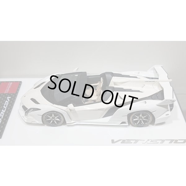 画像4: EIDOLON 1/43 Lamborghini Veneno Roadster 2015 Beige / White Limited 80 pcs. (4)