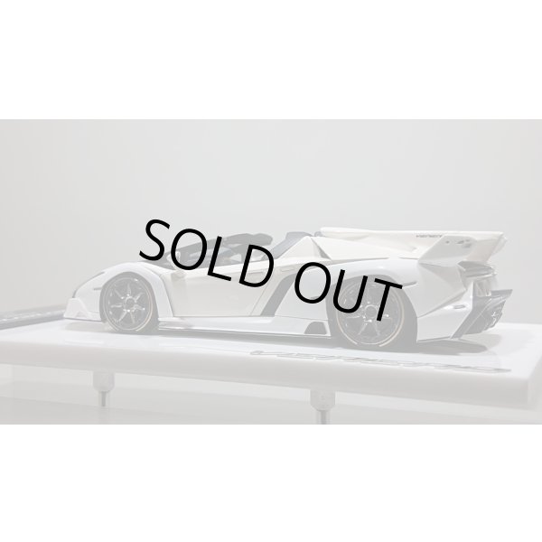 画像3: EIDOLON 1/43 Lamborghini Veneno Roadster 2015 Beige / White Limited 80 pcs. (3)
