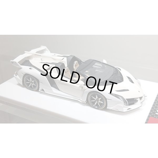 画像11: EIDOLON 1/43 Lamborghini Veneno Roadster 2015 Beige / White Limited 80 pcs. (11)