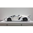 画像2: EIDOLON 1/43 Lamborghini Veneno Roadster 2015 Beige / White Limited 80 pcs. (2)