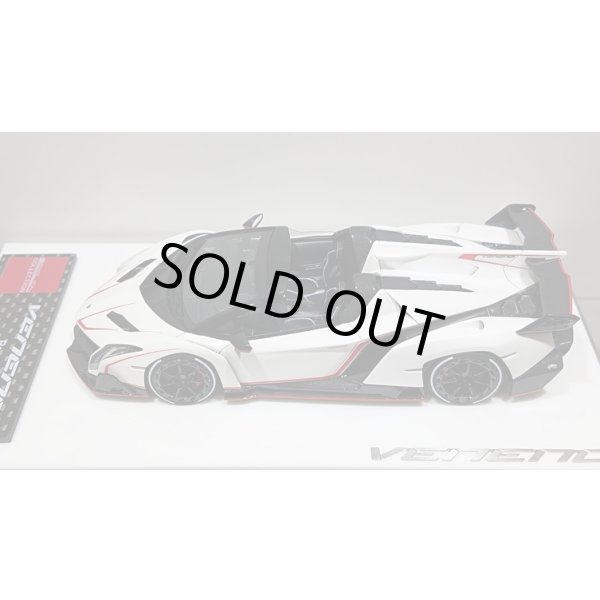 画像4: EIDOLON 1/43 Lamborghini Veneno Roadster 2015 Matte White / Red Stripe Limited 80 pcs. (4)