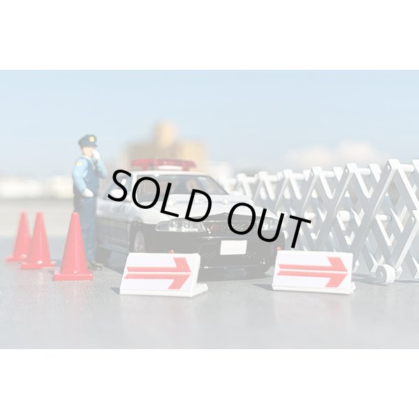 画像9: TOMYTEC 1/64 Diorama Collection 64 # Car Snap 16a Police (9)