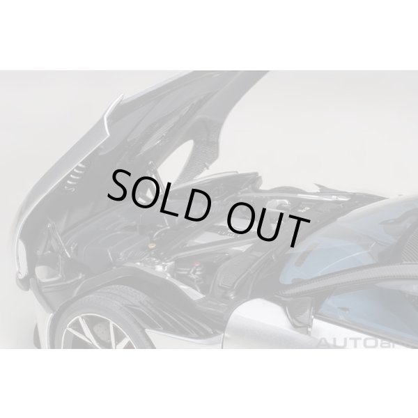 画像11: AUTOart 1/18 Aston Martin DBS Superleggera (Lightning Silver) (11)