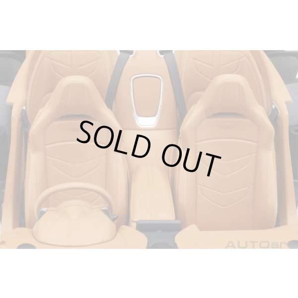 画像13: AUTOart 1/18 Aston Martin DBS Superleggera (Caribbean Pearl Blue) (13)