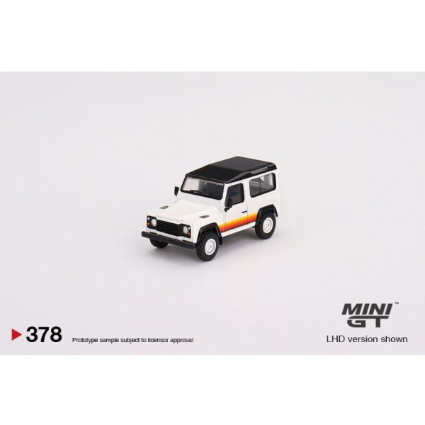画像2: MINI GT 1/64 Land Rover Defender 90 Wagon White (LHD) (2)