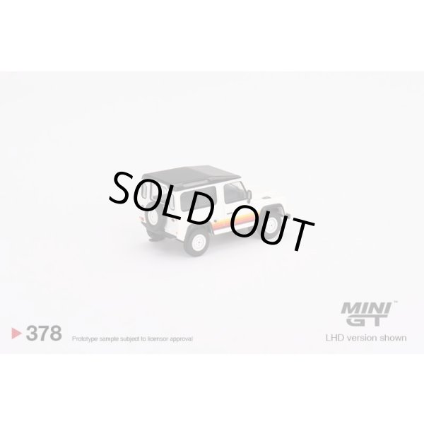 画像3: MINI GT 1/64 Land Rover Defender 90 Wagon White (RHD) (3)