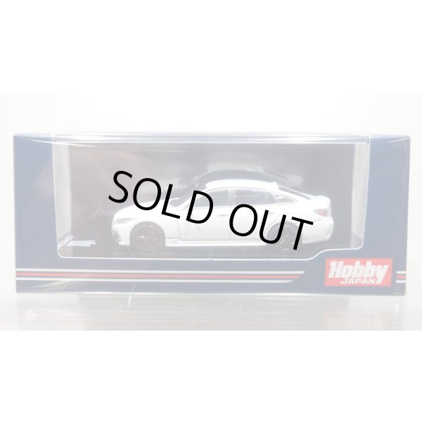 画像1: Hobby JAPAN 1/64 Toyota CROWN HYBRID 2.5 RS Limited White Pearl Crystal Shine (1)