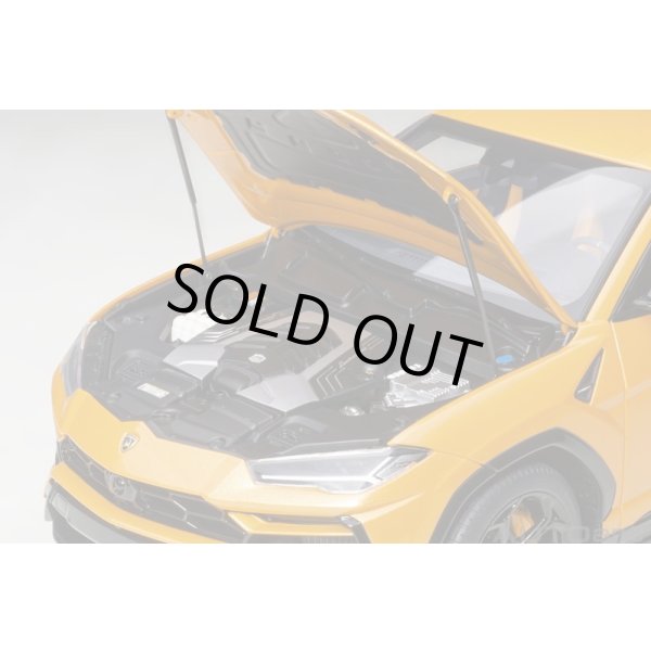 画像13: AUTOart 1/18 Lamborghini Urus (Arancio Borealis) (13)