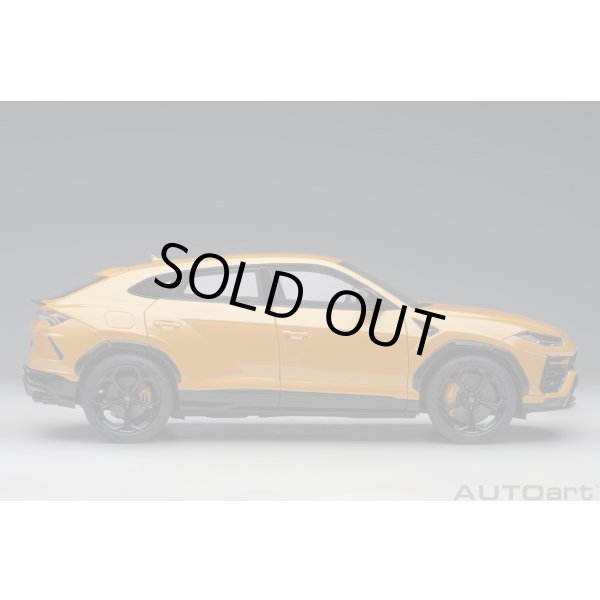 画像4: AUTOart 1/18 Lamborghini Urus (Arancio Borealis) (4)