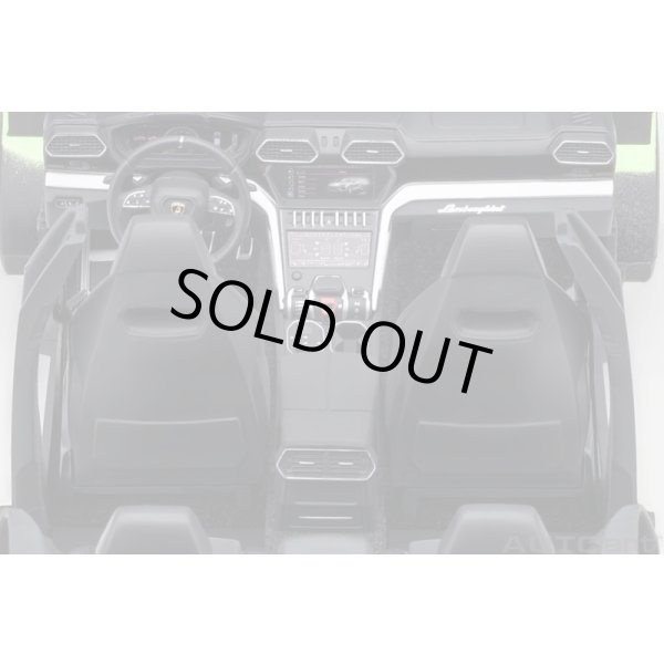 画像14: AUTOart 1/18 Lamborghini Urus (Verde Selvans) (14)