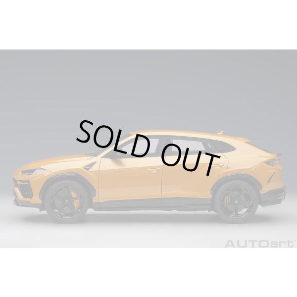 画像3: AUTOart 1/18 Lamborghini Urus (Arancio Borealis) (3)